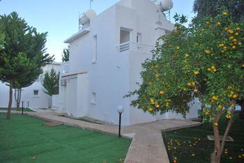 Flisvos Apartman *